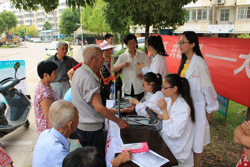 �F(tu��n)�(du��)�ɆT���M(f��i)����^(q��)����y��Ѫ�����ܵ����񂃵�ٝ�p������ϣ�����Զ��һЩ�@�ӵĻ��(d��ng)��