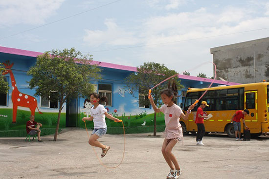 ���Ϲ��I(y��)��W(xu��)��(j��ng)��(j��)�Q(m��o)�׌W(xu��)Ժ����ϵ�P�h�������ж������������(sh��)�`�(du��)������ʡƽ�ɽ���P�hѦ���(zh��n)���Ӝϴ���ӢС�W(xu��)�_չ֧�̻�����e�k��ӢС�W(xu��)��һ��Ȥζ�\(y��n)�ӕ���׌�W(xu��)���w���W��ƥ�˾������D�����K��ِ��