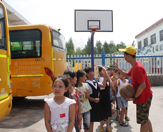 ���Ϲ��I(y��)��W(xu��)��(j��ng)��(j��)�Q(m��o)�׌W(xu��)Ժ����ϵ�P�h�������ж����������(hu��)��(sh��)�`�(du��)������ʡƽ�ɽ���P�hѦ���(zh��n)���Ӝϴ���ӢС�W(xu��)�_չ֧�̻��(d��ng)���e�k��ӢС�W(xu��)��һ��Ȥζ�\(y��n)��(d��ng)��(hu��)��׌�W(xu��)���w��(hu��)�W��ƥ�˾��񡣈D��־Ը�߽o�W(xu��)���ĄŃ����͡�