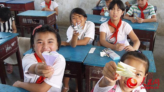 ���ϿƼ���W(xu��)��һ��һ·���x��(w��)֧���c����(zh��n)��ؚ�{(di��o)�Ќ�(sh��)�`�F(tu��n)���������(y��ng)�h��¹ɽ�(zh��n)�u�ŸG���_չ�x��(w��)֧�̺ͷ�ؚ�{(di��o)����־Ը�߽o���ӂ��_�O(sh��)�ֹ��n�����D�麢�ӂ�չʾ�ֹ���Ʒ�����F(tu��n)�(du��)�ṩ��