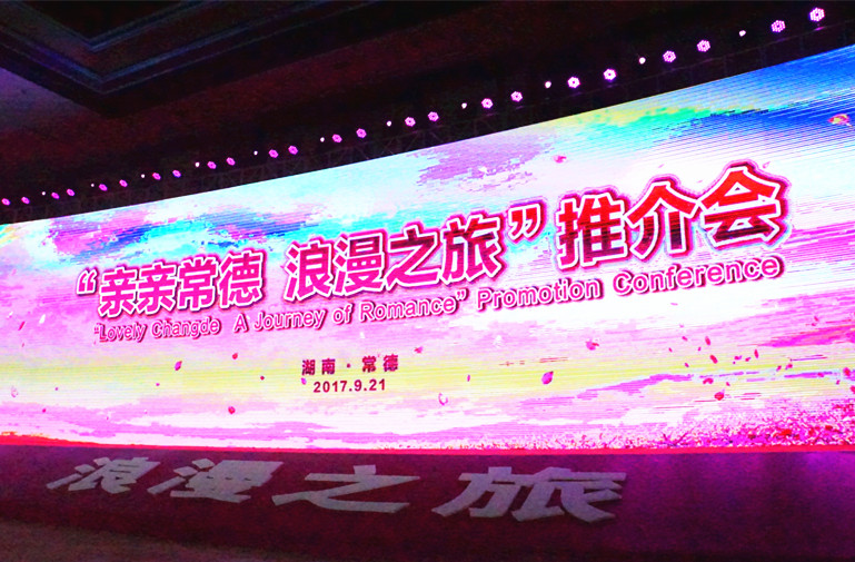 �ƽ��(hu��)�F(xi��n)��(ch��ng)�����zӰ����־�ۣ�