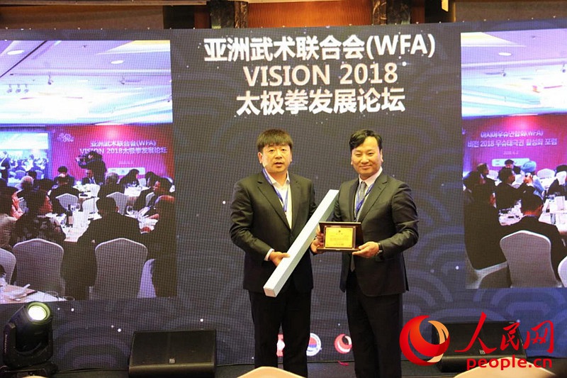 ���Ʒ���(hu��)�L(zh��ng)��������μ��F(tu��n)��(hu��)�L(zh��ng)�����������˸��x����